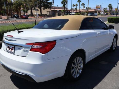 Used 2012 Chrysler 200 Touring FWD image 7