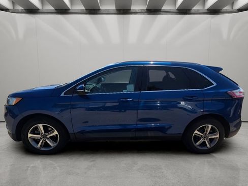 Used 2020 Ford Edge SEL w/ Convenience Package FWD image 2