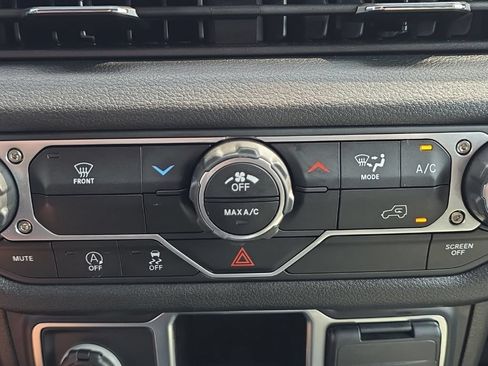 Used 2024 Jeep Wrangler Sport AWD/4WD image 25