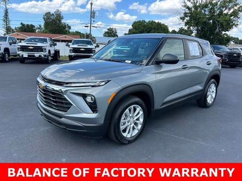 Certified 2024 Chevrolet TrailBlazer LS w/ LS Convenience Package FWD image 3