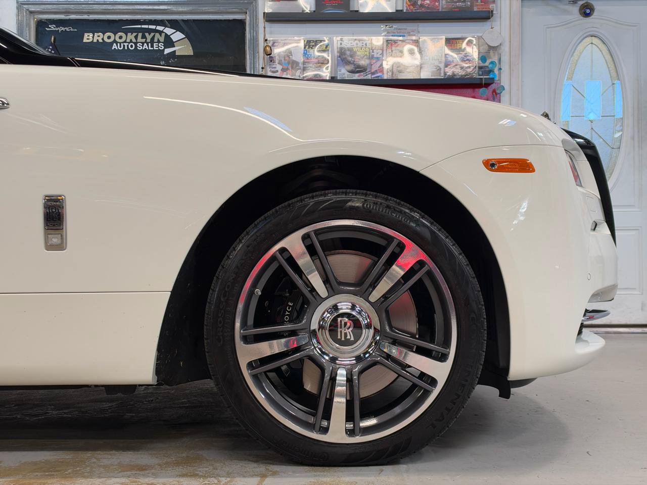 Used 2016 Rolls-Royce Wraith RWD image 11