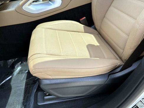 New 2026 Mercedes-Benz GLS 580 4MATIC image 23