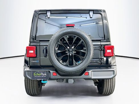 Used 2023 Jeep Wrangler Sahara image 7