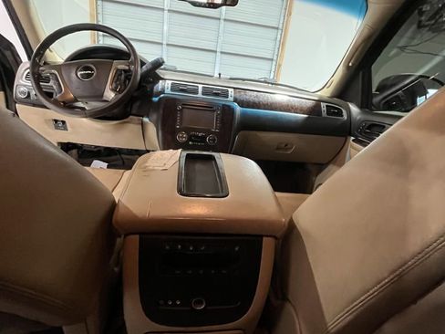 Used 2012 GMC Yukon XL Denali image 8