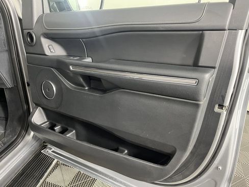 Used 2023 Ford Expedition Max XLT image 17