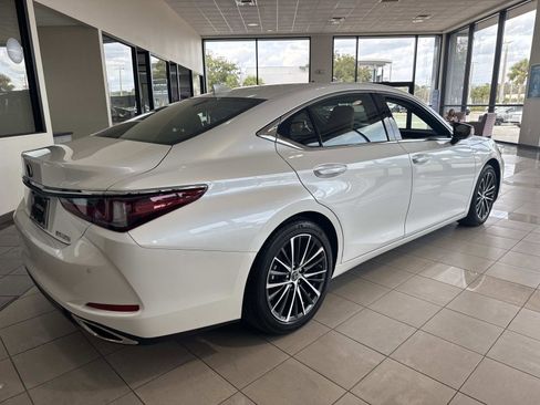 Certified 2025 Lexus ES 350 w/ Premium Package image 3