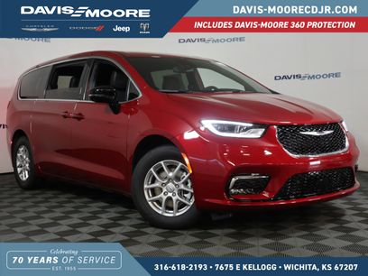 New 2026 Chrysler Pacifica Select