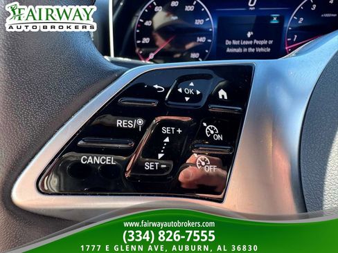 Used 2025 Mercedes-Benz C 300 4MATIC Sedan image 18