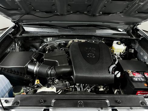 Used 2021 Toyota Tacoma TRD Off-Road w/ Technology Package image 9