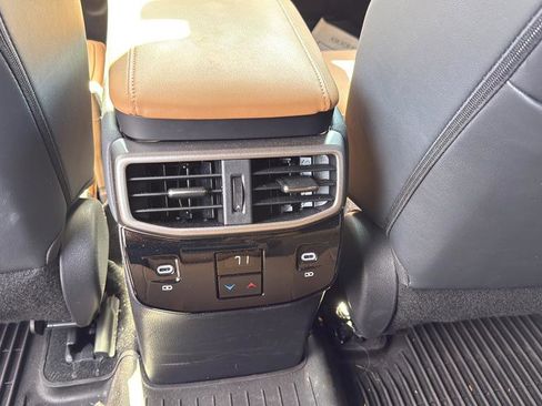 Used 2025 Lexus RX 350 w/ Convenience Package AWD/4WD image 17
