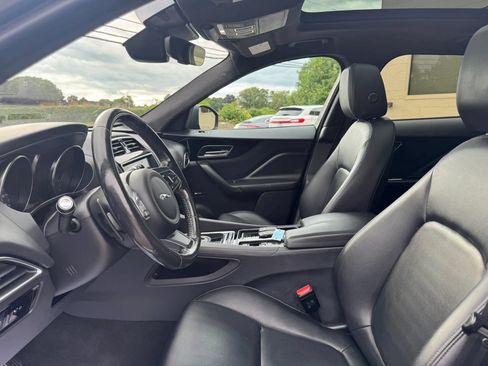 Used 2019 Jaguar F-PACE Premium AWD/4WD image 21