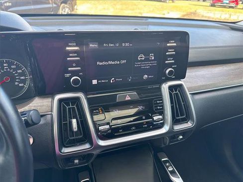 Used 2021 Kia Sorento EX w/ Panoramic Sunroof Package image 21