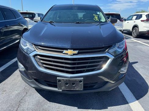 Used 2020 Chevrolet Equinox LS w/ LS Convenience Package FWD image 2