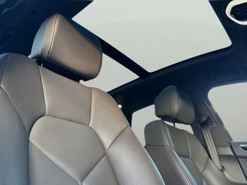 Used 2024 Porsche Macan S image 21