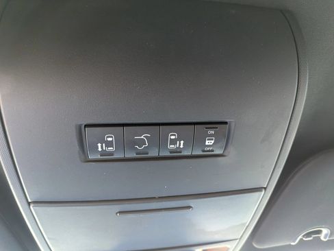 Used 2019 Dodge Grand Caravan SXT FWD image 38