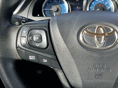 Used 2017 Toyota Camry LE image 18