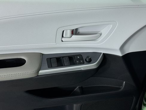 Certified 2026 Toyota Sienna LE FWD image 17