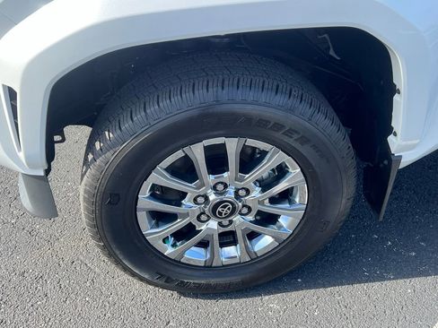 Certified 2025 Toyota Tacoma Limited image 9