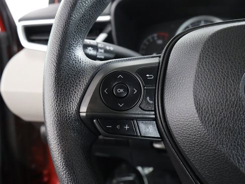 Used 2020 Toyota Corolla LE image 38