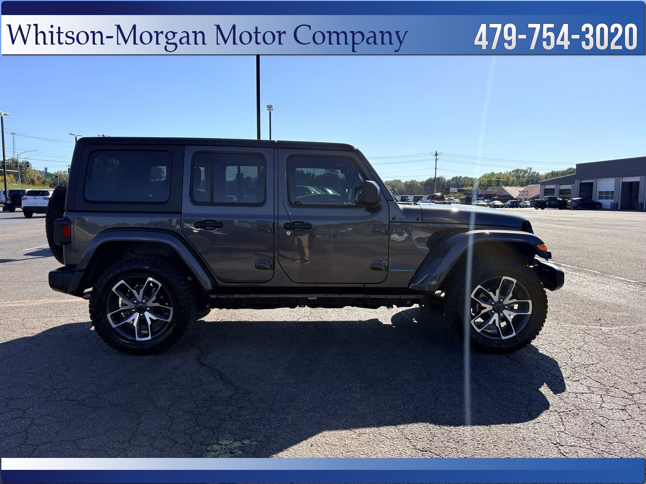 Used 2024 Jeep Wrangler Unlimited w/ Convenience Group AWD/4WD image 4