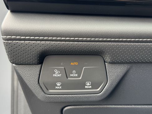 Used 2026 Volkswagen Atlas SE FWD image 26