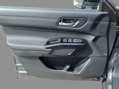 New 2026 Nissan Pathfinder Platinum AWD/4WD image 16