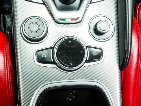 Used 2023 Alfa Romeo Giulia Veloce image 20