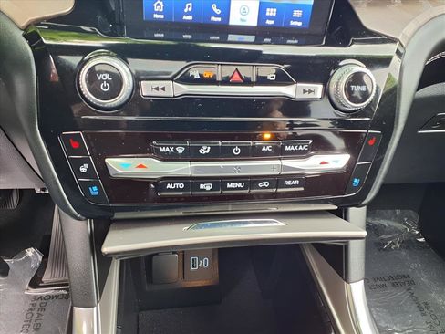 Used 2023 Ford Explorer Platinum w/ Technology Package image 22