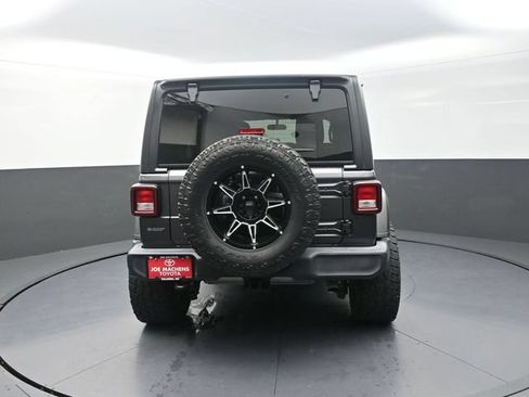 Used 2018 Jeep Wrangler Unlimited Sport AWD/4WD image 7