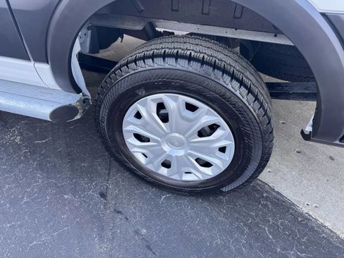 Used 2024 Ford Transit 250 Low Roof w/ Exterior Upgrade Package image 34