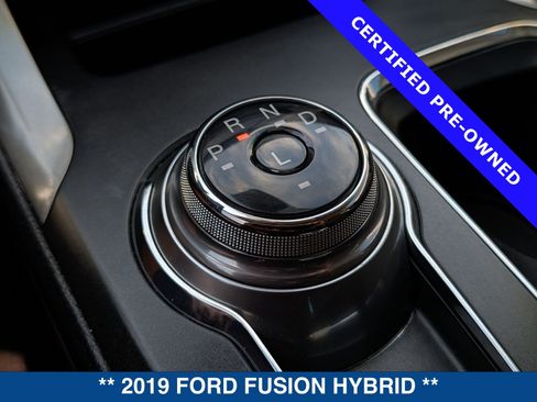 Certified 2019 Ford Fusion SE FWD image 32