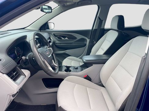 Used 2022 GMC Terrain SLE w/ Driver Convenience Package FWD image 10