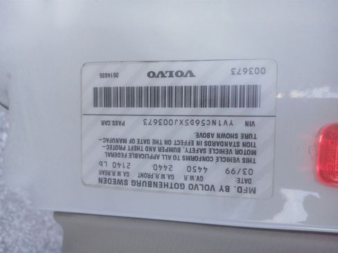 Used 1999 Volvo C70 LT image 28