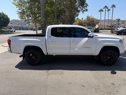 Used 2021 Toyota Tacoma SR5 RWD image 15
