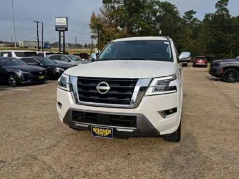 Used 2024 Nissan Armada Platinum w/ Captain's Chairs Package image 3