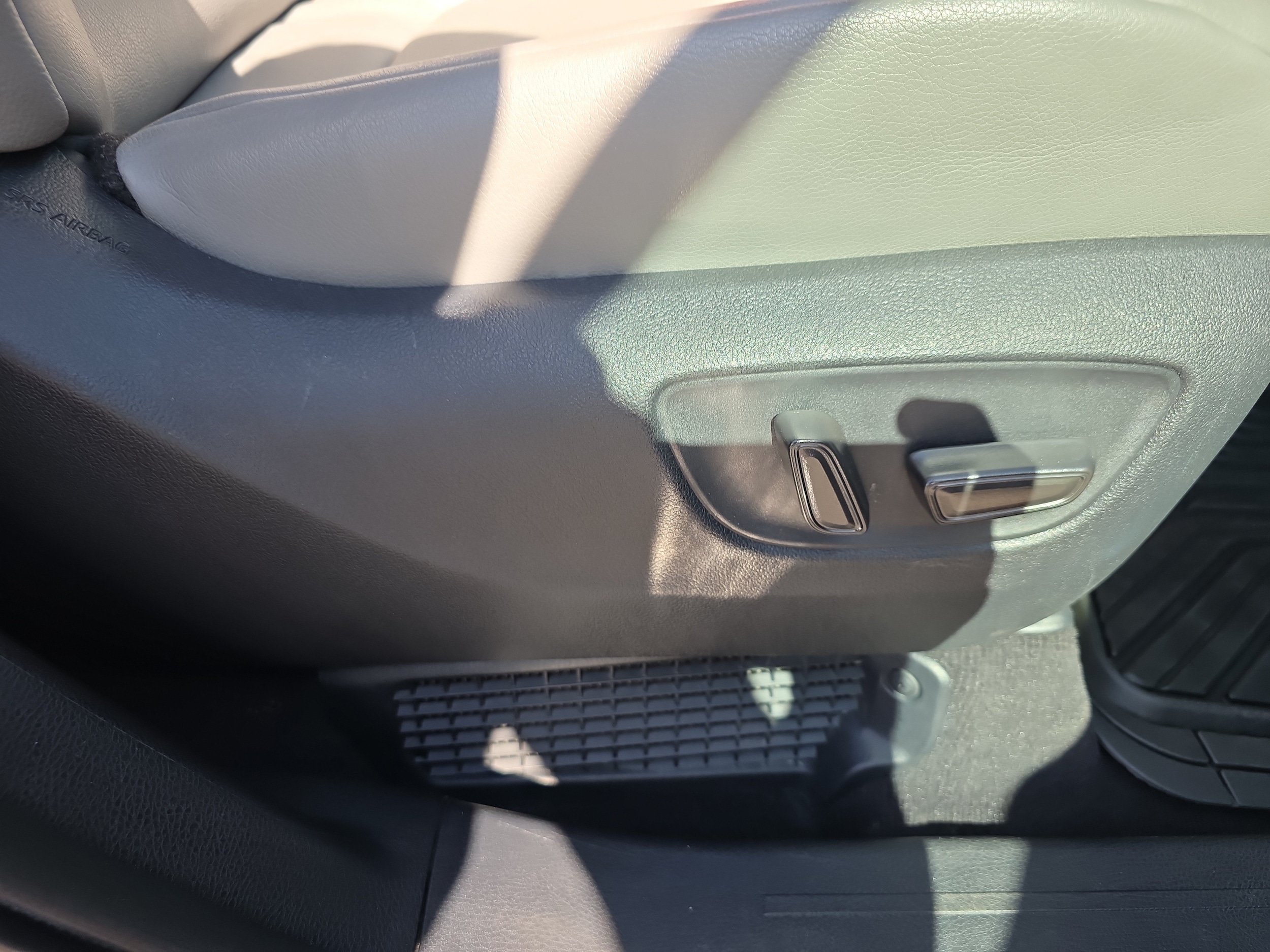 Used 2025 Toyota Sienna XLE FWD image 20