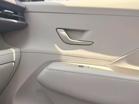 Used 2025 Hyundai Kona SEL FWD image 25