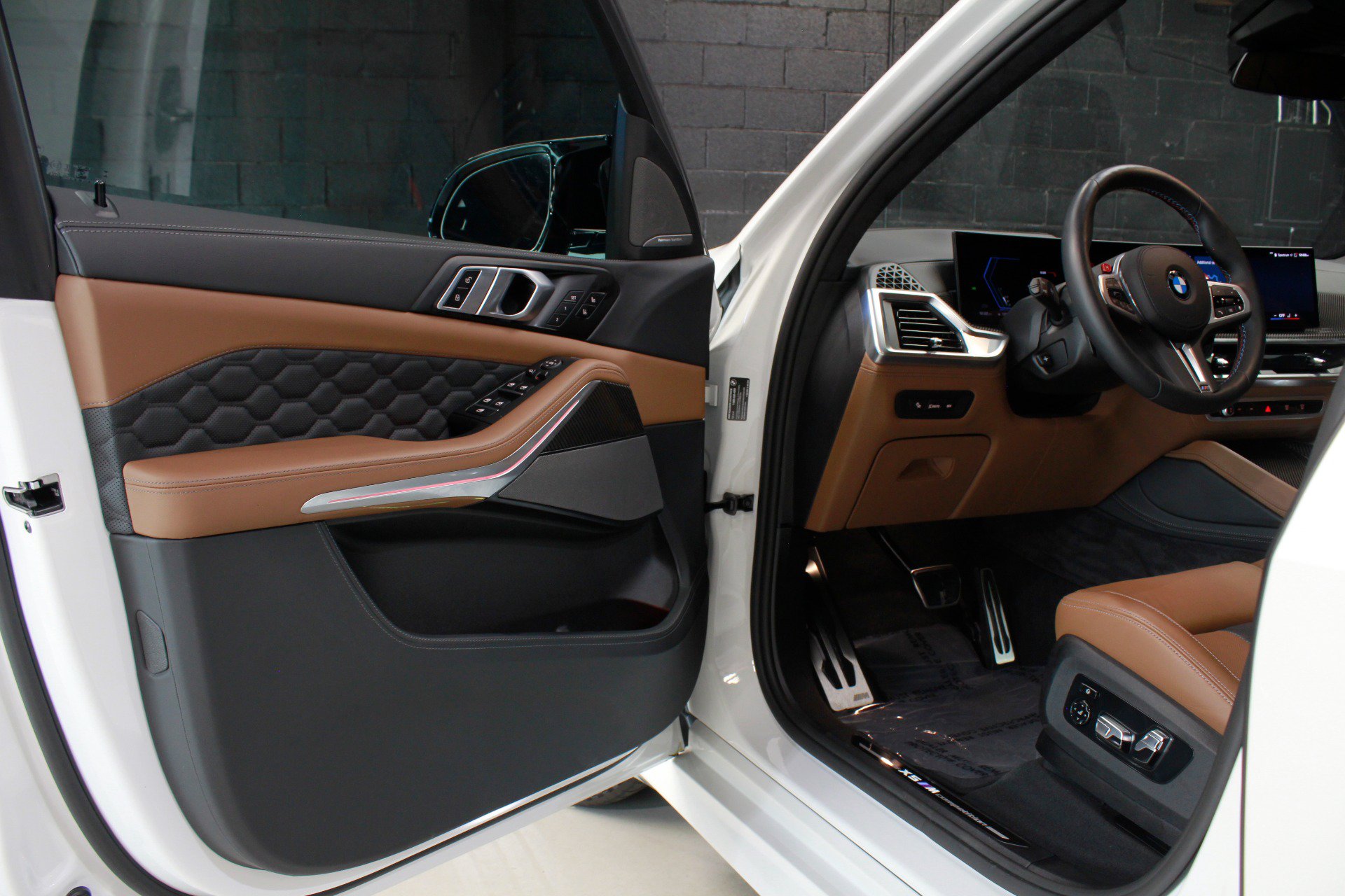 Used 2026 BMW X5 M Competition w/ Executive Package AWD/4WD image 32