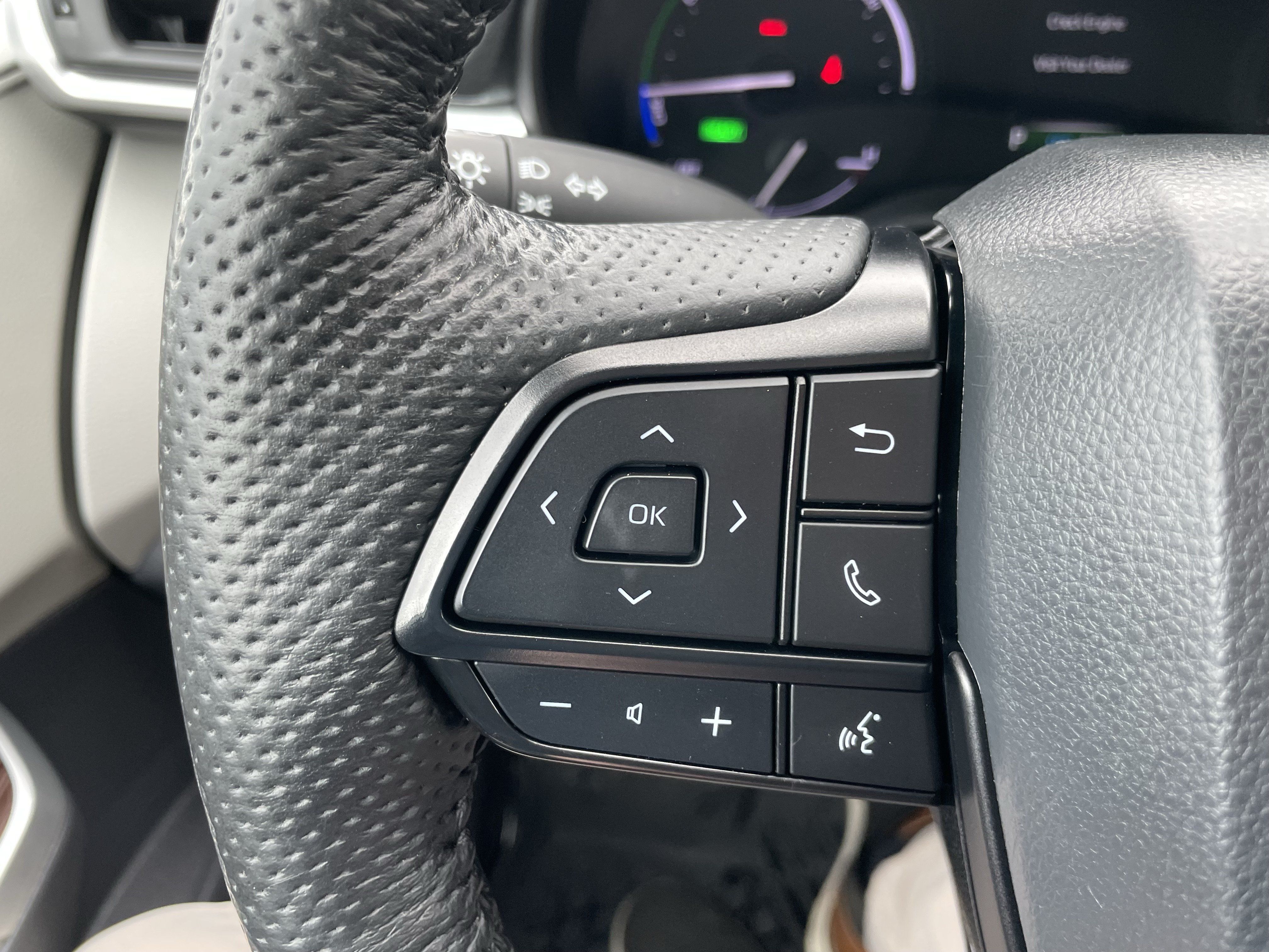 Used 2023 Toyota Sienna LE AWD/4WD image 12