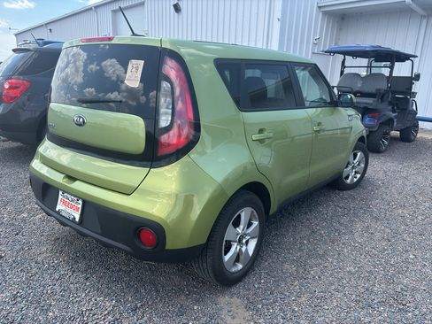 Used 2017 Kia Soul FWD image 4