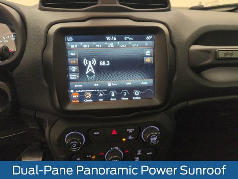 Used 2021 Jeep Renegade Latitude w/ Sun & Sound Group FWD image 27