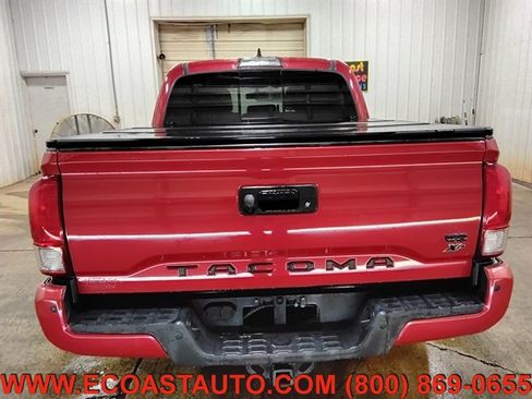 Used 2017 Toyota Tacoma TRD Off-Road w/ Premium & Technology Package AWD/4WD image 7