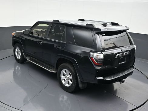 Used 2021 Toyota 4Runner SR5 Premium image 18