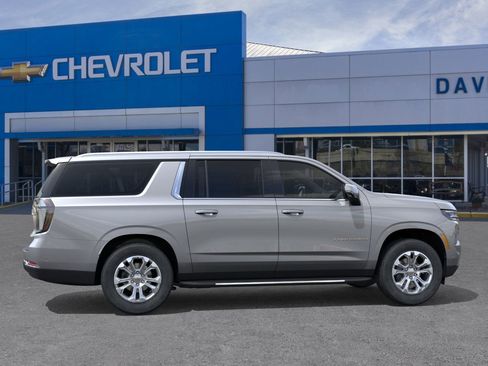 New 2026 Chevrolet Suburban LT w/ Comfort Package image 5