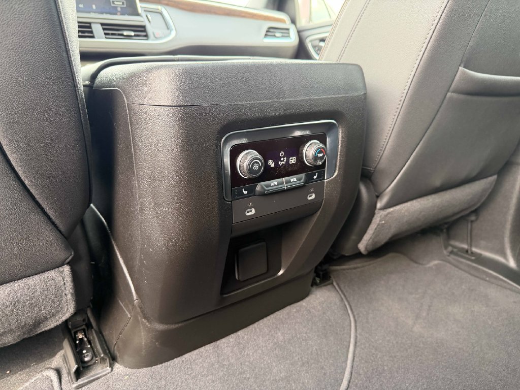 Used 2024 Chevrolet Tahoe High Country AWD/4WD image 21
