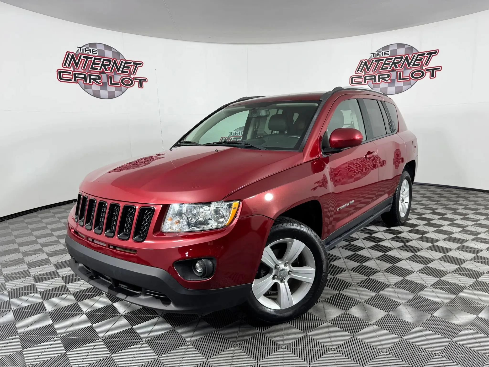 Used 2017 Jeep Compass Latitude AWD/4WD image 1