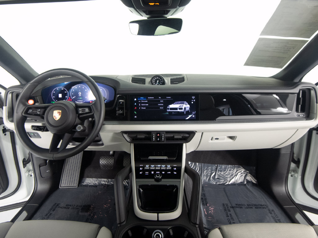 Certified 2026 Porsche Cayenne E-Hybrid Coupe AWD/4WD image 35