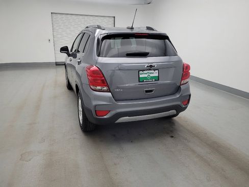 Used 2020 Chevrolet Trax LT w/ LT Convenience Package FWD image 6
