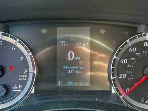 Used 2020 Toyota Highlander LE image 9