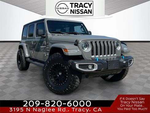 Used 2023 Jeep Wrangler Unlimited Sahara AWD/4WD image 1